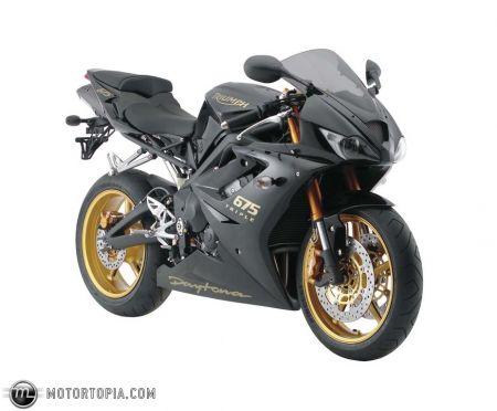 moto triumph daytona 675