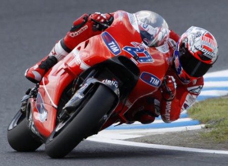 Casey Stoner primo nella seconda sessione di libere in Australia