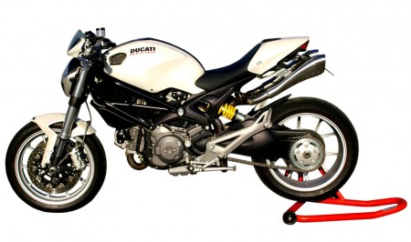 Ducati Monster con scarichi Hydroform