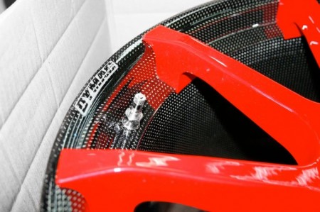 Dymag: una ruota preparata per la Ferrari