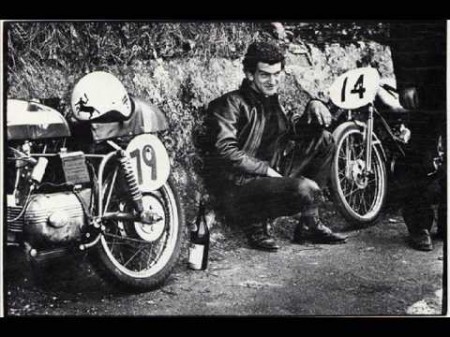 FMI: un'immagine dei tempi del motociclismo eroico