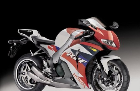 Honda RVF 1000 R: un primo rendering della nuova sportiva della casa di Tokyo