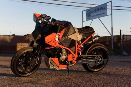 KTM Super Duke R SuperSpinnie