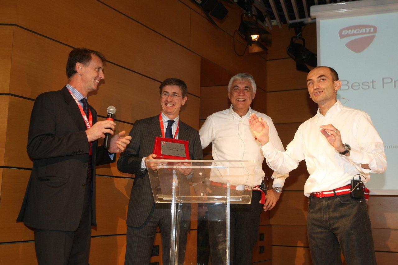 Best Product Innovation Award: la premiazione degli uomini della Pirelli