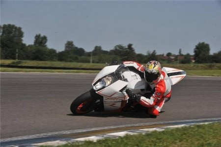 Sebastian Loeb in sella alla KTM RC8R