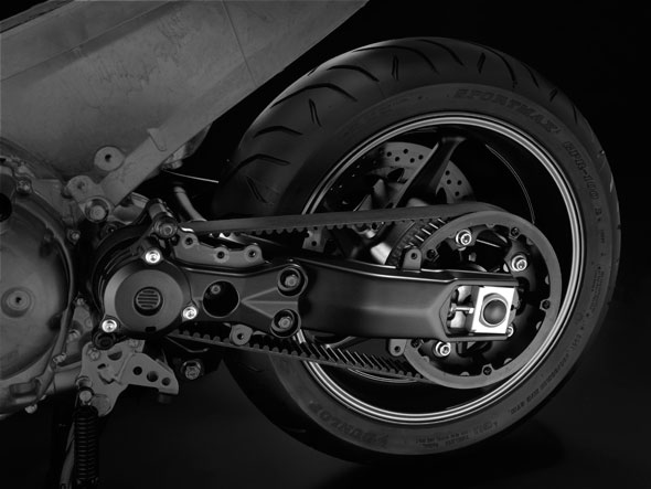 Yamaha T Max 2012 nuova trasmissione a cinghia