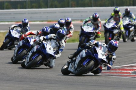 Le sportive Yamaha in azione nelle R Series Cup del 2010