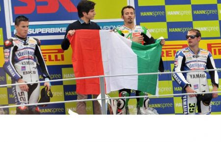 Biaggi vince gara 1 a Monza