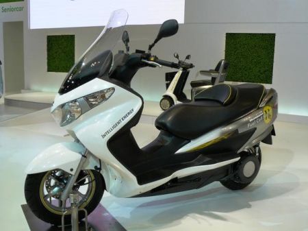 Suzuki Burgman a idrogeno