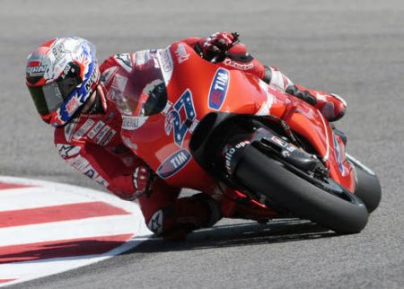 In MotoGP Casey Stoner è il più veloce in nelle FP2 sul circuito di Motorland Aragon