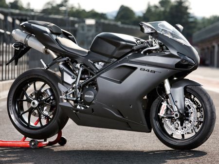 Ducati 848 EVO: la nuova nata in casa Ducati