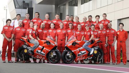 Stoner, Hayden e tutto il team Marlboro Ducati