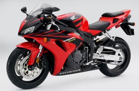 Honda CBR 1000 RR una vera supersportiva