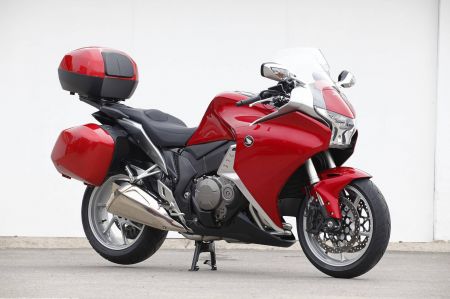 Honda VFR 1200 F, una nuova creazione giapponese