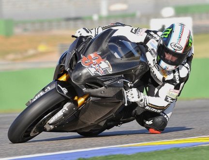 Leon Haslam in azione sulla sua Suzuki