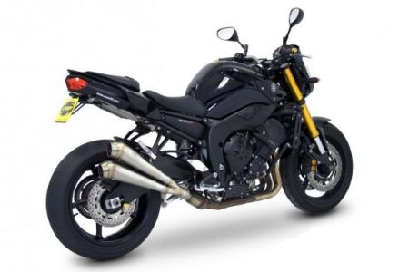 Yamaha FZ8 con scarico Laser montato