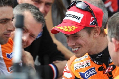 stoner wins silverstone 2011