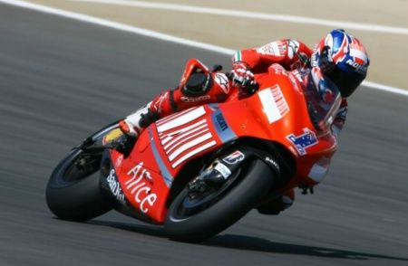 Stoner pole a Laguna Seca