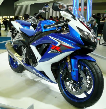 Suzuki GSX-R 600: una delle due ruote in promozione