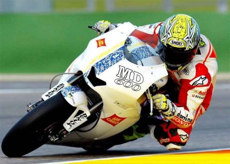 Il pilota spagnolo Toni Elias, vincitore a Le Mans e leader della Moto2