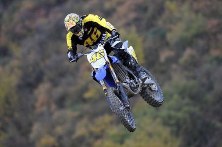 Valentino Rossi durante una sessione di motocross