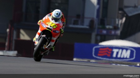 valentino rossi casco mugello2011