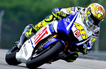 Valentino Rossi in azione in sella alla sua Yamaha