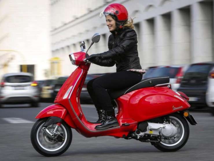 L'iconica Vespa Piaggio (Ansa) 15.12.2022 nextmoto