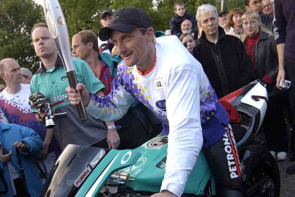 Carl Fogarty, che foto sui social: fan in delirio