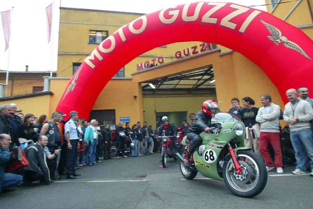 Moto Guzzi, l'ultimo modello è a prova di bomba - NextMoto.it