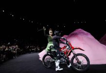 Rihanna moto 2232023 NextMoto.it
