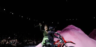 Rihanna moto 2232023 NextMoto.it