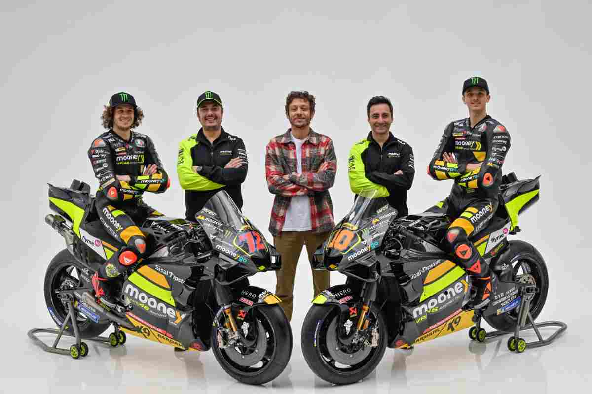 Valentino Rossi e il suo team VR46