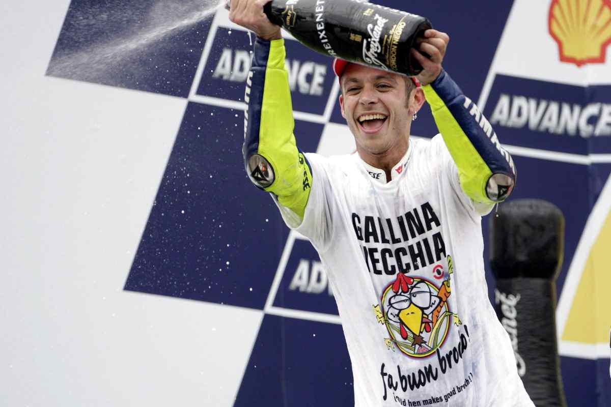 Valentino Rossi torna in Yamaha, annuncio a sorpresa - NextMoto.it