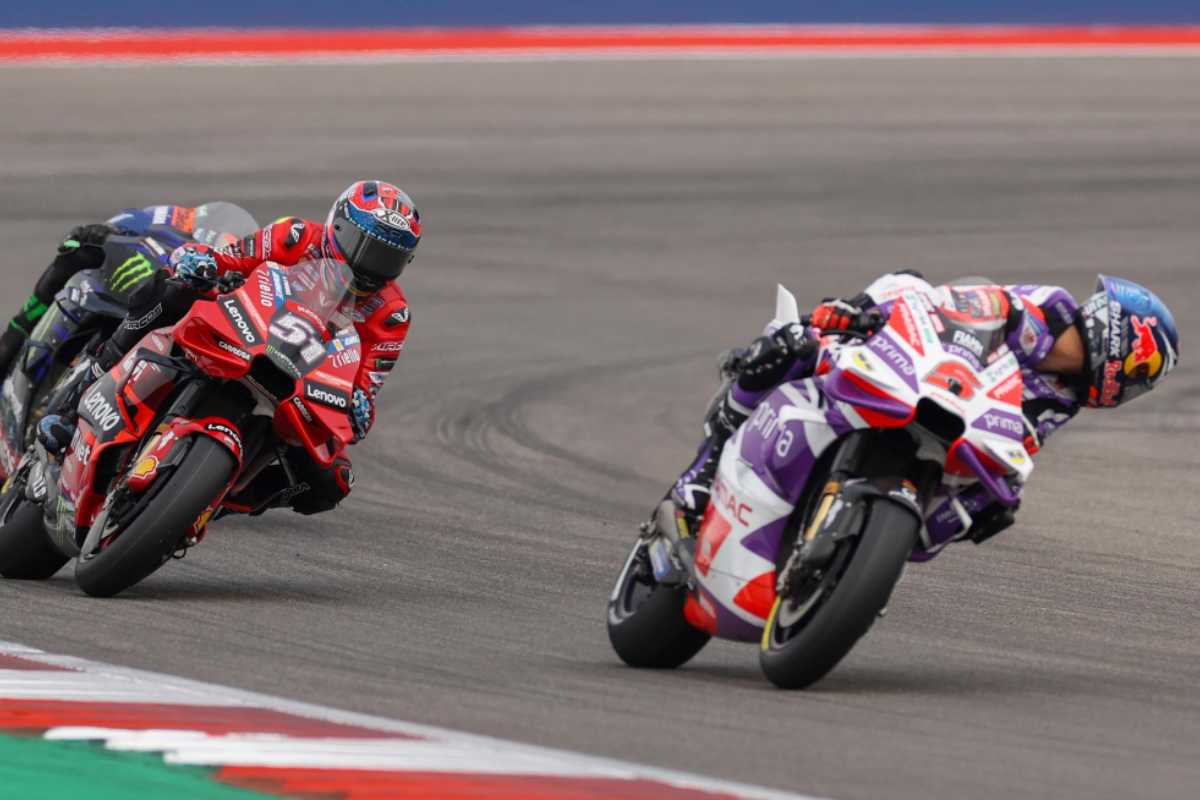 MotoGP, che spavento in pista