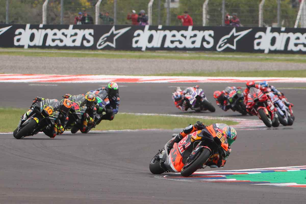 Piloti MotoGP in pista