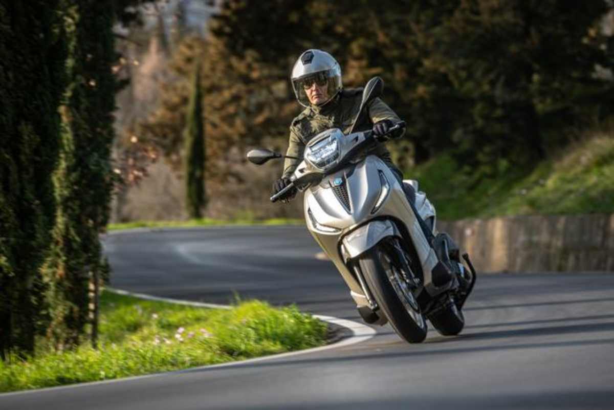 Piaggio Beverly in azione, anche fuoristrada