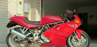 Una Ducati 750 SS trasformata in un'altra moto
