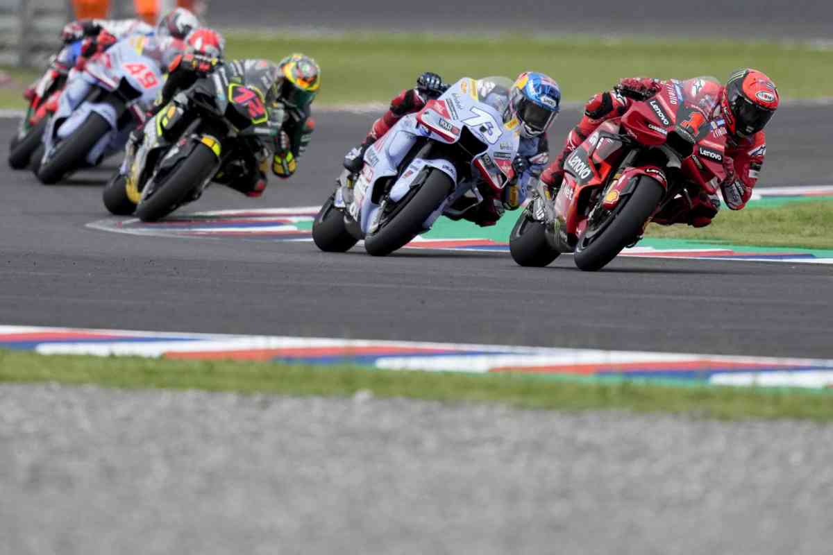 MotoGP, infortunio per un pilota