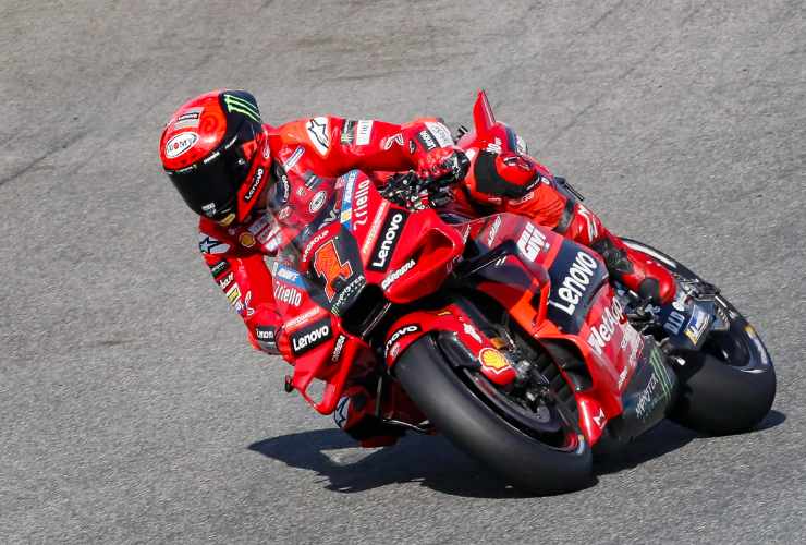 Il campione del mondo Pecco Bagnaia in sella alla Ducati GP23