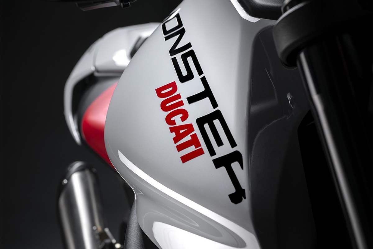 Ducati Monster, il nuovo look della naked