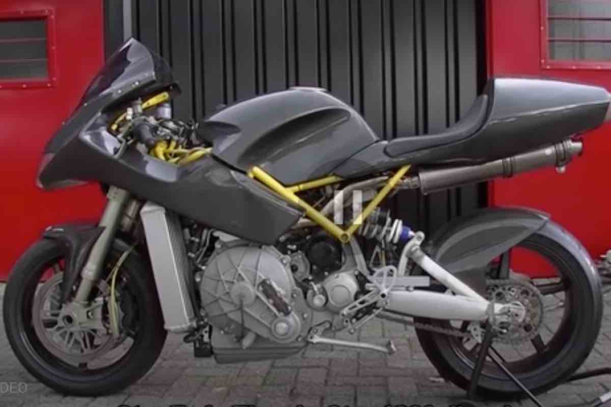 Una Thunderstar 1200, la moto con il motore di un'Auto