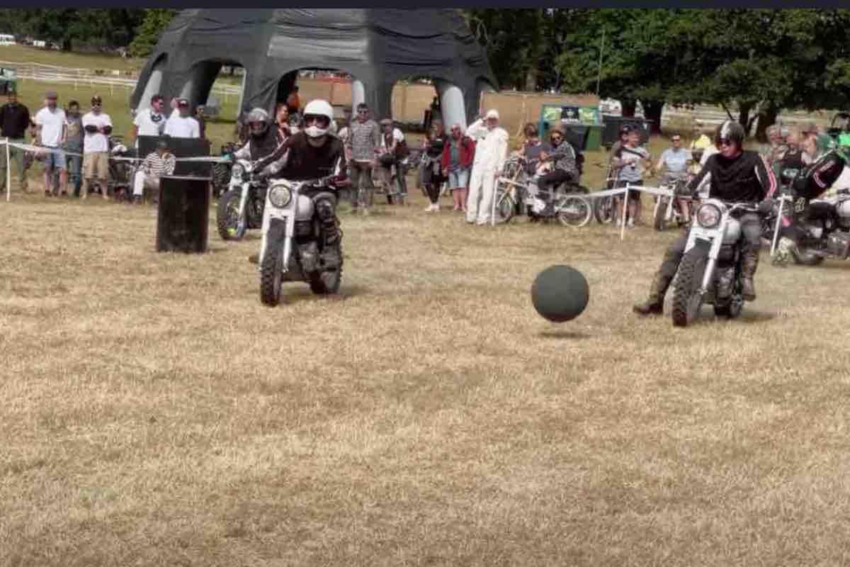 Motoball, le regole di uno sport davvero bizzarro