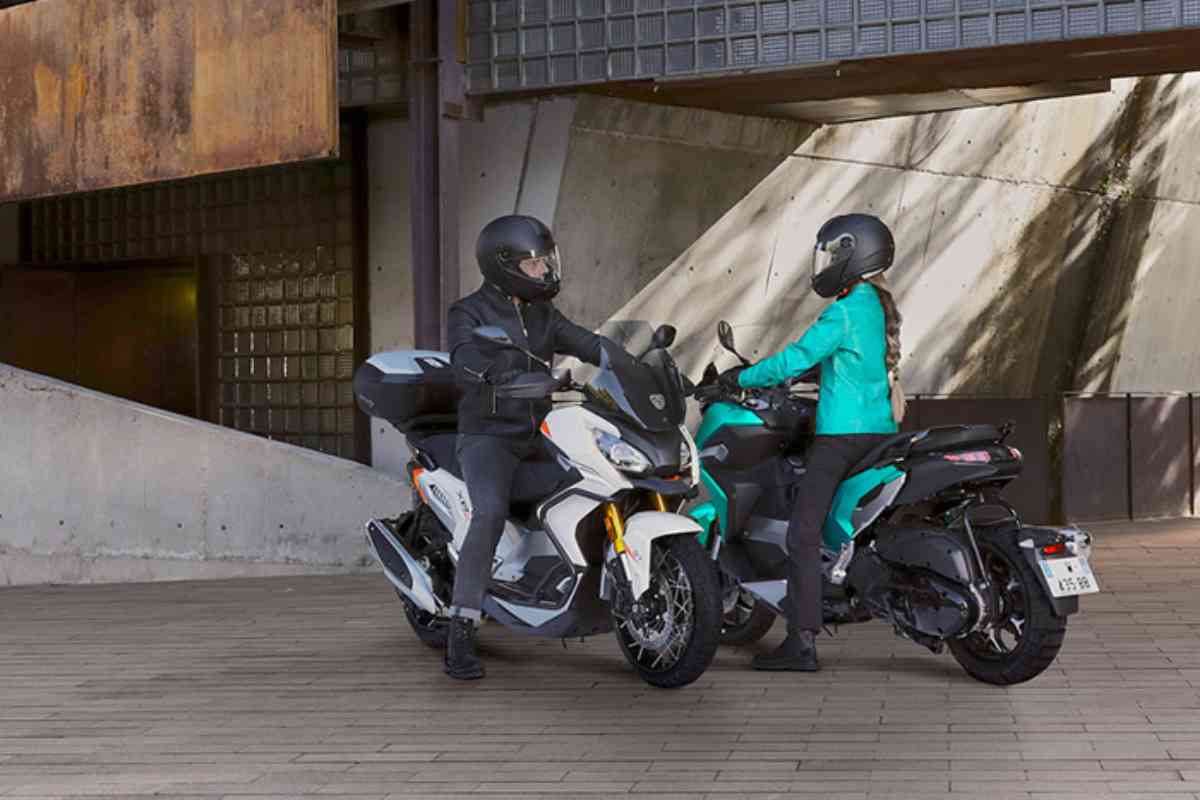 Peugeot XP400, che offerta per il maxi scooter