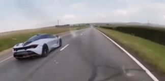 Supercar Moto che sfida