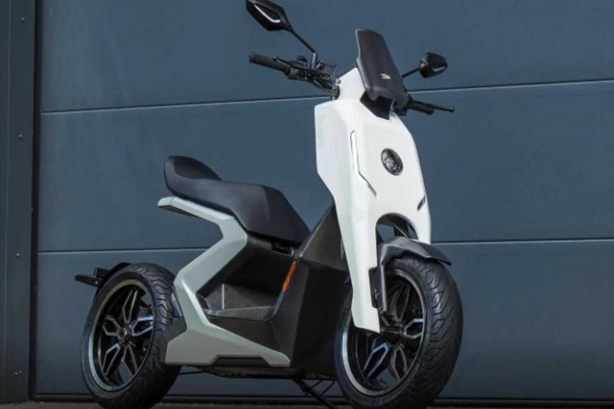 Zapp I300, prezzo e caratteristiche dello scooter