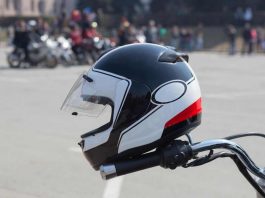 Casco Moto, attenzione alla data di scadenza