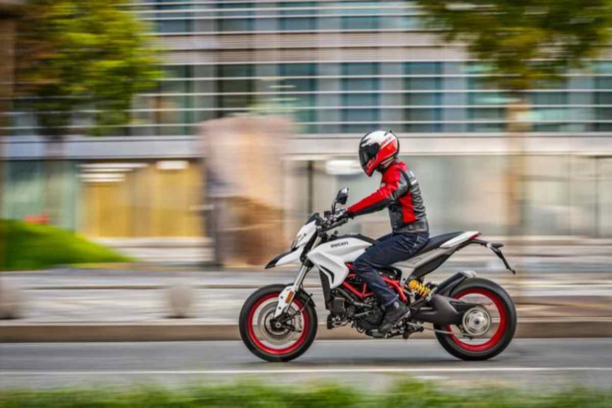 Ducati Hypermotard, che offerta per i clienti 