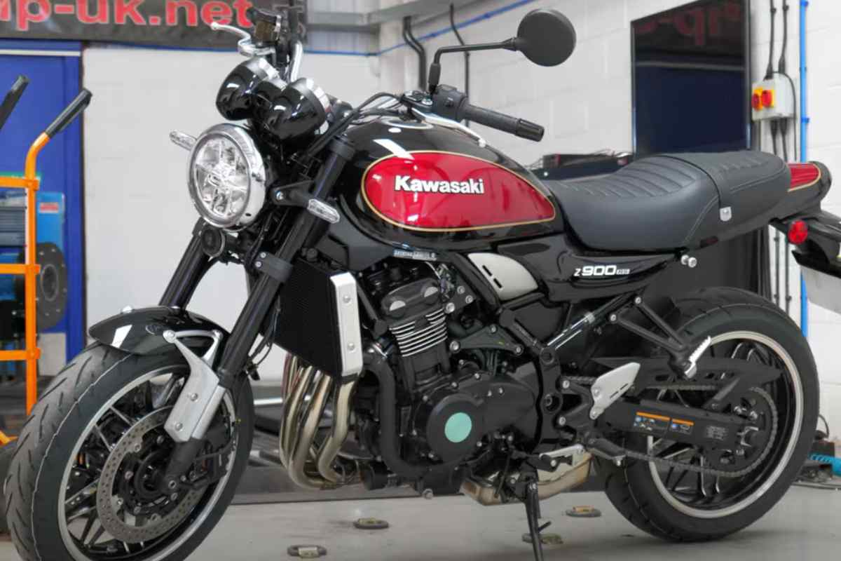 Kawasaki Z900 RS, che promozione a Maggio