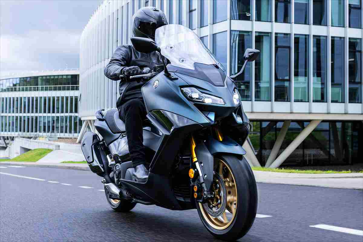 Yamaha T-Max cambio motore